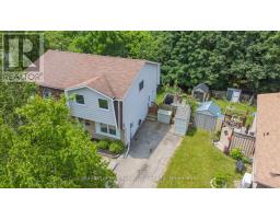 66 CLUTHE CRESCENT - 27