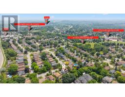66 CLUTHE CRESCENT - 28