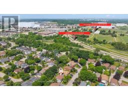 66 CLUTHE CRESCENT - 29