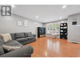 66 CLUTHE CRESCENT - 6
