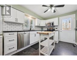 66 CLUTHE CRESCENT - 7