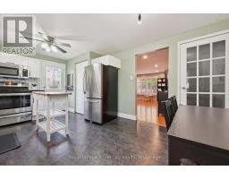 66 CLUTHE CRESCENT - 9