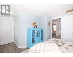 123 FORMAN AVENUE - 17