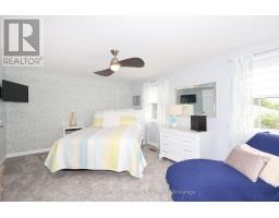 123 FORMAN AVENUE - 20