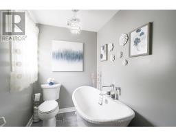 123 FORMAN AVENUE - 23
