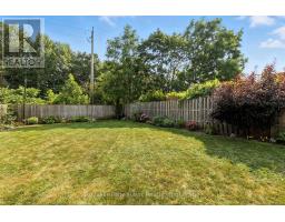 47 KEMP CRESCENT - 34