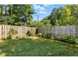 47 KEMP CRESCENT - 35