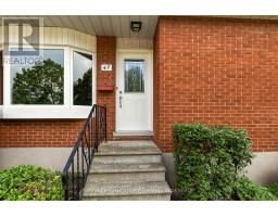 47 KEMP CRESCENT - 39