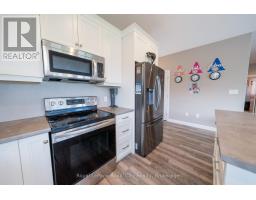 244 MOONSTONE CRESCENT - 16