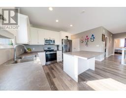 244 MOONSTONE CRESCENT - 17