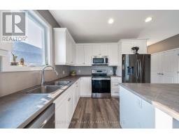 244 MOONSTONE CRESCENT - 18