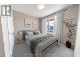244 MOONSTONE CRESCENT - 20
