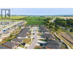 244 MOONSTONE CRESCENT - 3
