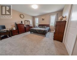 244 MOONSTONE CRESCENT - 32