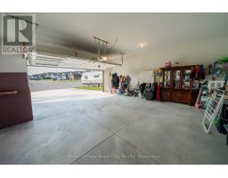 244 MOONSTONE CRESCENT - 4