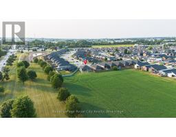 244 MOONSTONE CRESCENT - 46