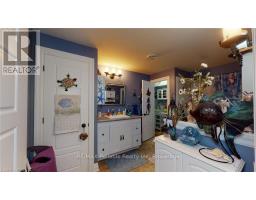 22 THIMBLEWEED DRIVE - 21
