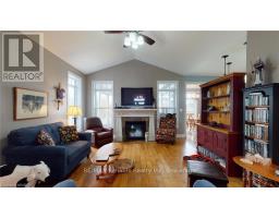 22 THIMBLEWEED DRIVE - 5