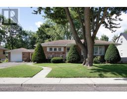 137 BRITANNIA STREET E - 1