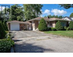137 BRITANNIA STREET E - 2