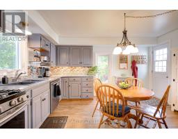 36 HURON STREET - 17