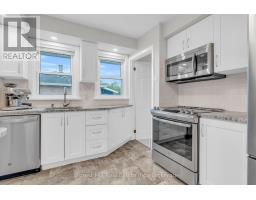 239 CLARKE STREET N - 12