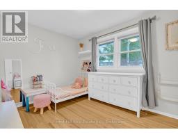 239 CLARKE STREET N - 17