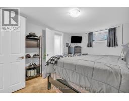 239 CLARKE STREET N - 30