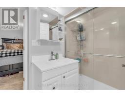 239 CLARKE STREET N - 32
