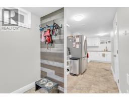 239 CLARKE STREET N - 34