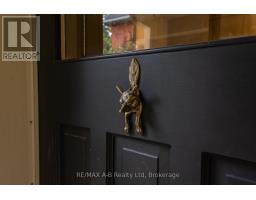109 AVON STREET - 35