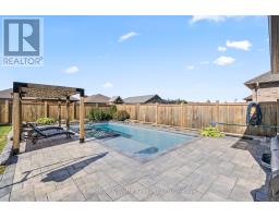 86 FORBES CRESCENT - 39