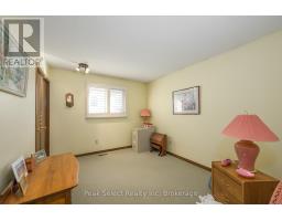 220 REGAL DRIVE - 20