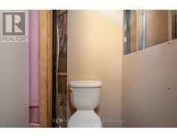 568 DEVON STREET - 35