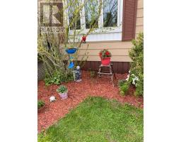 14 FAIRVIEW CRESCENT - 4