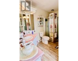 14 MCDONALD STREET W - 32