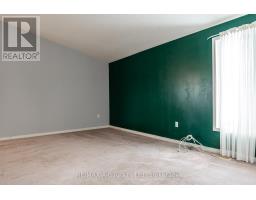 32 - 30 ANN STREET - 12