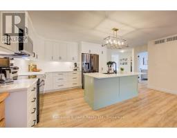 8 MALCOLM CRESCENT - 11