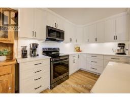 8 MALCOLM CRESCENT - 13