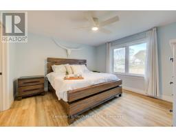 8 MALCOLM CRESCENT - 24