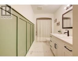 8 MALCOLM CRESCENT - 28