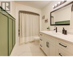 8 MALCOLM CRESCENT - 29