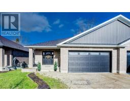 8 MALCOLM CRESCENT - 3