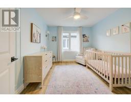 8 MALCOLM CRESCENT - 31