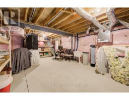 8 MALCOLM CRESCENT - 35