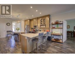 33 - 375 MITCHELL ROAD S - 18