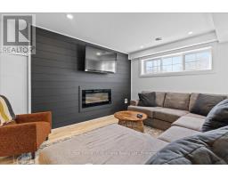 7 KENNER CRESCENT - 25