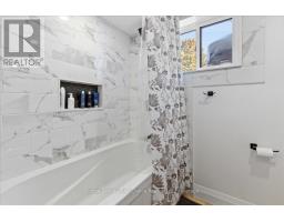 7 KENNER CRESCENT - 32