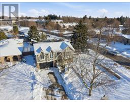 7 KENNER CRESCENT - 36