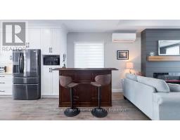 648 GLORIA STREET - 11